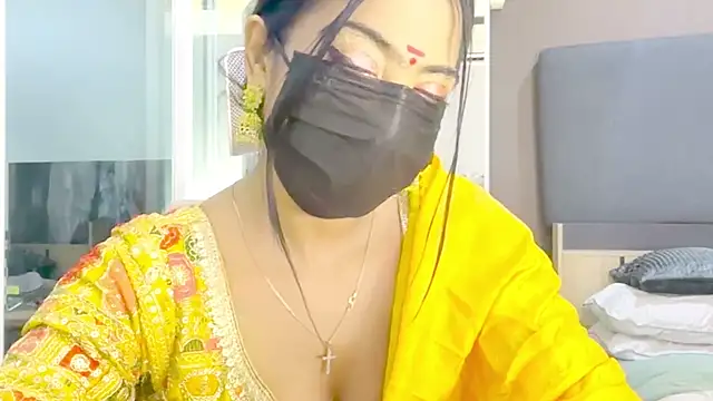 Snapshot of Monalisadon018 chatting on 11.17.25 Monalisadon018 online show from 11.17.25