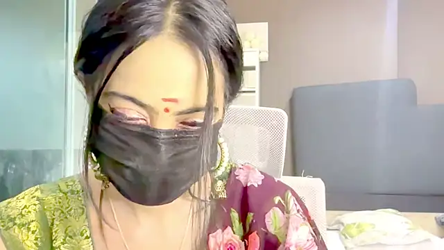 Snapshot of Monalisadon018 chatting on 12.04.25 Monalisadon018 online show from 12.04.25