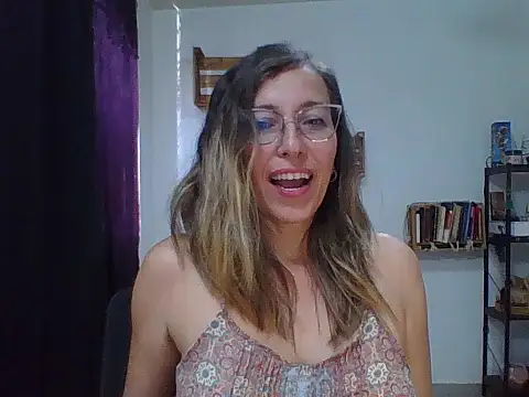 Snapshot of charlott_ponce chatting on 10.26.25 charlott ponce online show from 10.26.25