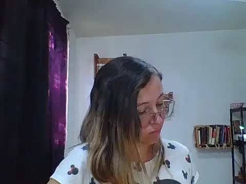 Snapshot of charlott_ponce chatting on 11.04.25 charlott ponce online show from 11.04.25