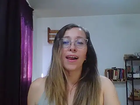 Snapshot of charlott_ponce chatting on 11.16.25 charlott ponce online show from 11.16.25