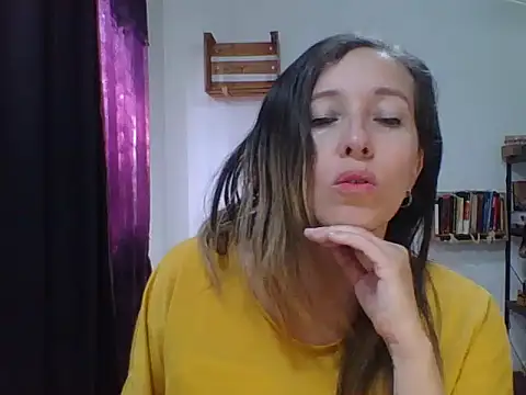 Snapshot of charlott_ponce chatting on 11.30.25 charlott ponce online show from 11.30.25