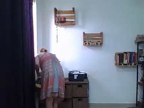 Snapshot of charlott_ponce chatting on 12.15.25 charlott ponce online show from 12.15.25