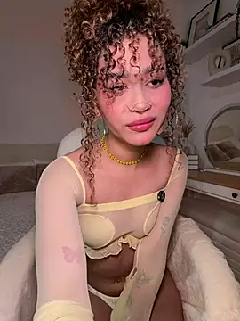 Snapshot of Lianh_Benett chatting on 07.27.26 Lianh Benett online show from 07.27.26