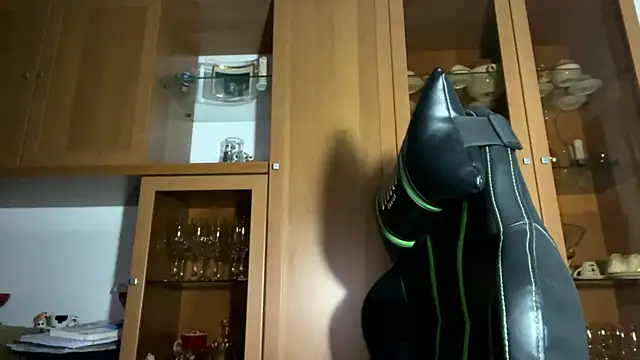 Hank 04 online show from 12.15.24