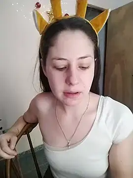 Snapshot of lucecitafantasy2 chatting on 12.23.24 lucecitafantasy2 online show from 12.23.24