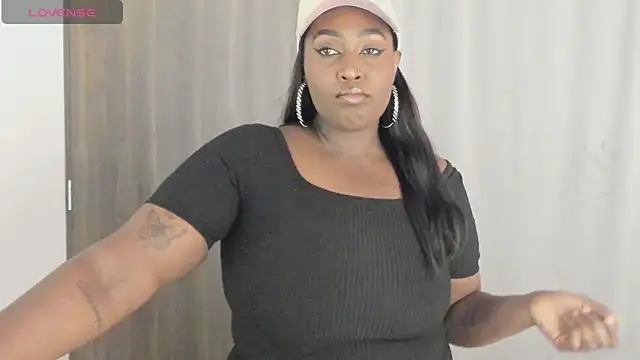 Snapshot of emilyrojas chatting on 02.25.25 emilyrojas online show from 02.25.25