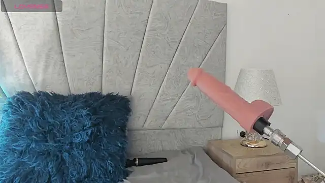 Snapshot of emilyrojas chatting on 02.28.25 emilyrojas online show from 02.28.25