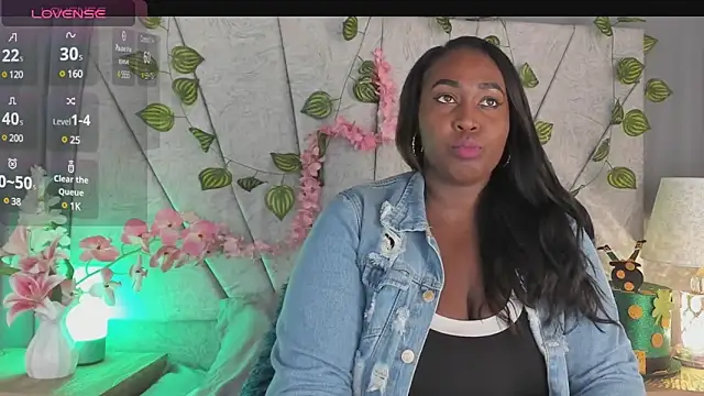 Snapshot of emilyrojas chatting on 03.10.25 emilyrojas online show from 03.10.25