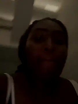 Snapshot of emilyrojas chatting on 09.27.25 emilyrojas online show from 09.27.25