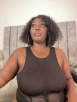 Snapshot of emilyrojas chatting on 10.13.25 emilyrojas online show from 10.13.25