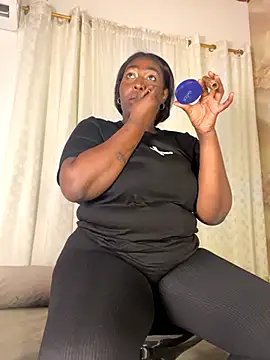 Snapshot of emilyrojas chatting on 11.22.25 emilyrojas online show from 11.22.25