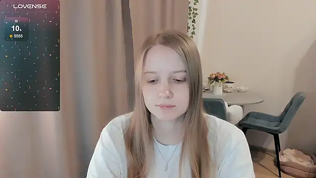 Snapshot of Alyaley chatting on 05.26.26 Alyaley online show from 05.26.26