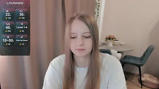 Snapshot of Alyaley chatting on 06.04.26 Alyaley online show from 06.04.26