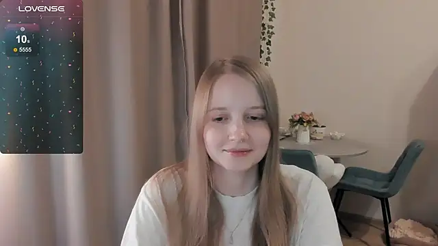 Snapshot of Alyaley chatting on 06.11.26 Alyaley online show from 06.11.26