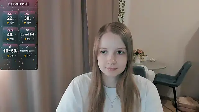 Snapshot of Alyaley chatting on 06.17.26 Alyaley online show from 06.17.26