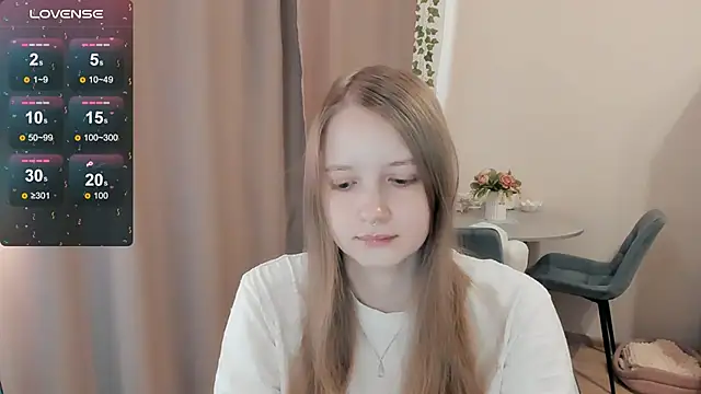 Snapshot of Alyaley chatting on 06.23.26 Alyaley online show from 06.23.26