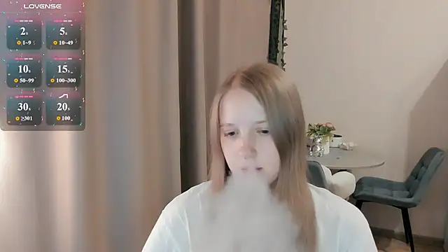 Snapshot of Alyaley chatting on 07.18.26 Alyaley online show from 07.18.26