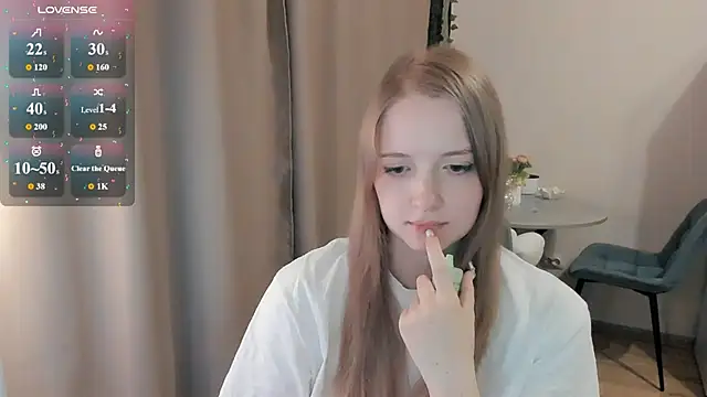 Snapshot of Alyaley chatting on 07.22.26 Alyaley online show from 07.22.26