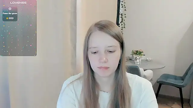 Snapshot of Alyaley chatting on 07.27.26 Alyaley online show from 07.27.26