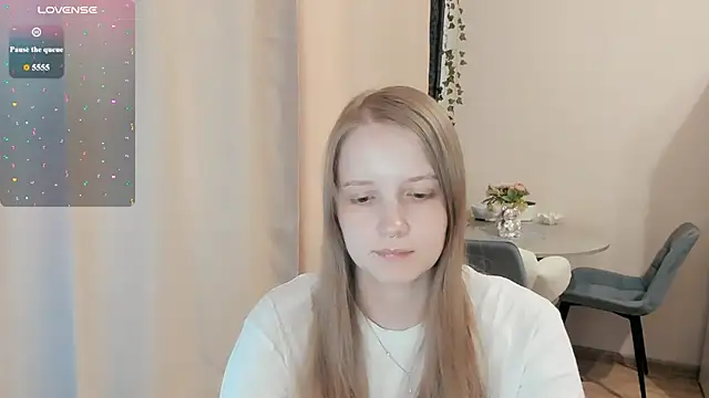 Snapshot of Alyaley chatting on 07.28.26 Alyaley online show from 07.28.26
