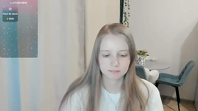 Snapshot of Alyaley chatting on 07.28.26 Alyaley online show from 07.28.26