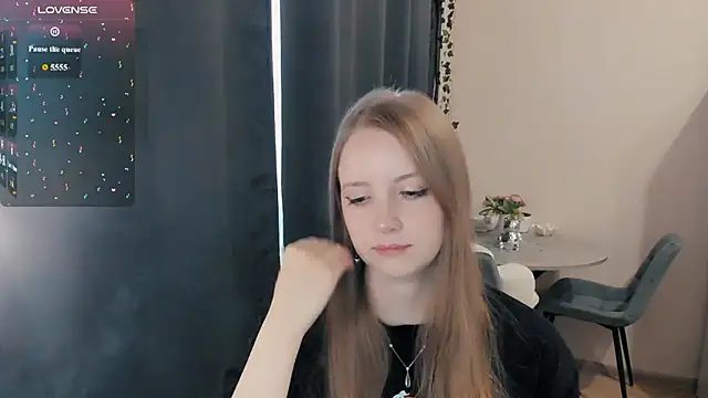 Snapshot of Alyaley chatting on 08.02.26 Alyaley online show from 08.02.26