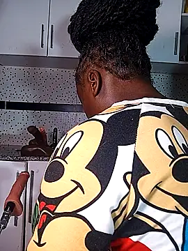 Bella045 online show from 11.17.25