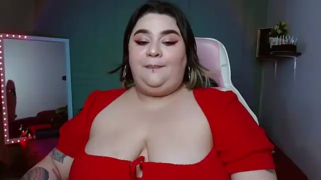 Snapshot of tiffany_laurens chatting on 12.21.24 tiffany laurens online show from 12.21.24