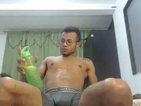 Snapshot of grandominantex1 chatting on 02.16.25 grandominantex1 online show from 02.16.25