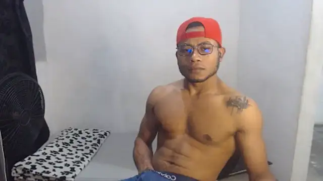 Snapshot of grandominantex1 chatting on 12.14.25 grandominantex1 online show from 12.14.25