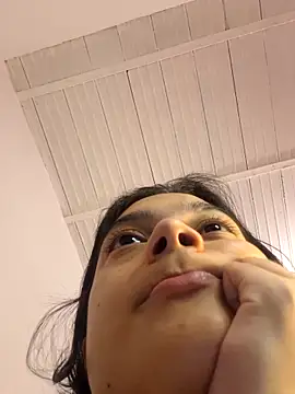 Snapshot of littlemelii chatting on 05.17.26 littlemelii online show from 05.17.26