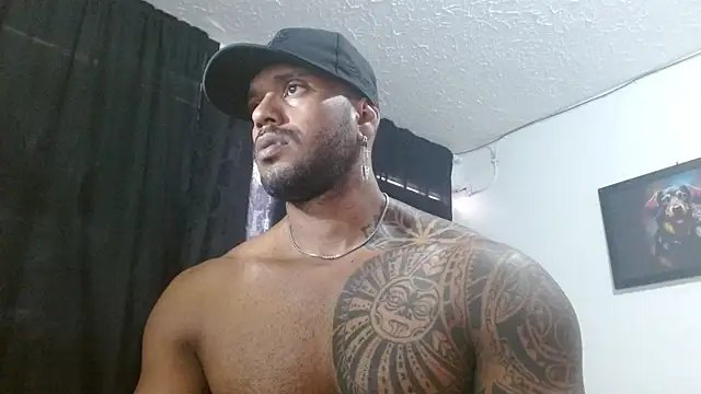 Snapshot of manolofitt chatting on 07.18.26 manolofitt online show from 07.18.26