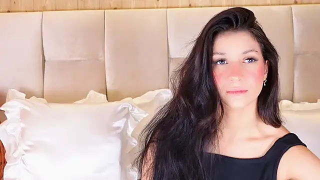 Snapshot of KiraKayleigh1 chatting on 06.12.26 KiraKayleigh1 online show from 06.12.26
