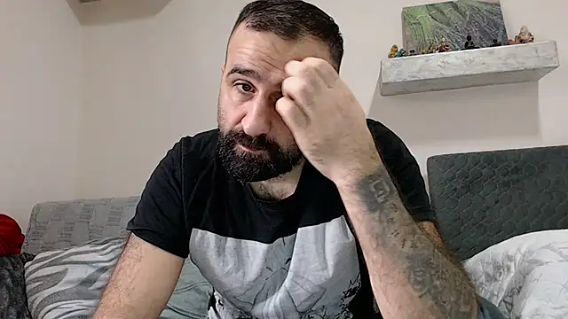 Snapshot of ivat80 chatting on 12.16.24 ivat80 online show from 12.16.24