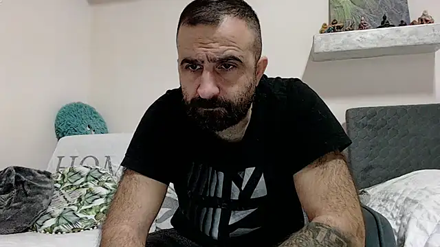 Snapshot of ivat80 chatting on 12.26.24 ivat80 online show from 12.26.24