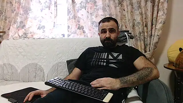 Snapshot of ivat80 chatting on 02.13.25 ivat80 online show from 02.13.25