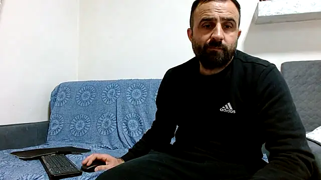 Snapshot of ivat80 chatting on 11.20.25 ivat80 online show from 11.20.25