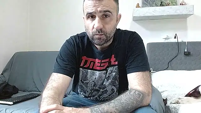 Snapshot of ivat80 chatting on 03.25.26 ivat80 online show from 03.25.26