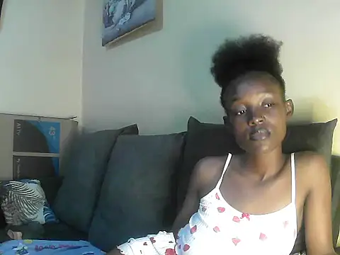 petite clara24 online show from 03.11.25