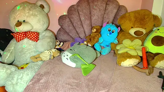 Pocahontascute 33 online show from 02.15.26