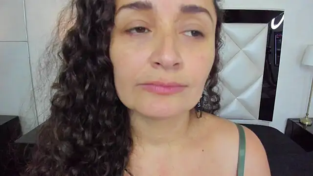  luna  sweet  online show from 03.15.25