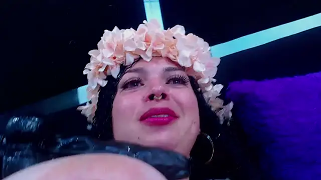 Cocoo Nuth online show from 01.12.25