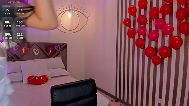 AmberLewis  online show from 02.15.25