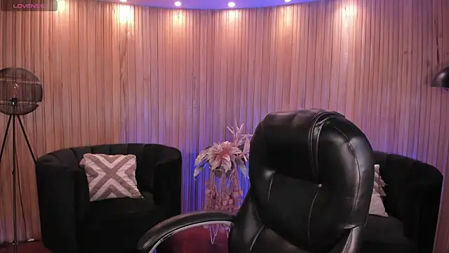 AmberLewis  online show from 11.15.25