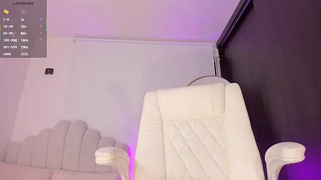 AmberLewis  online show from 04.27.26