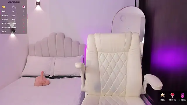Snapshot of AmberLewis_ chatting on 05.31.26 AmberLewis online show from 05.31.26