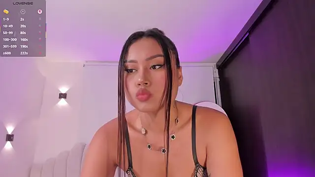 Snapshot of AmberLewis_ chatting on 06.12.26 AmberLewis online show from 06.12.26