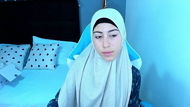 Snapshot of chaymae_nah_ chatting on 12.19.24 chaymae nah online show from 12.19.24