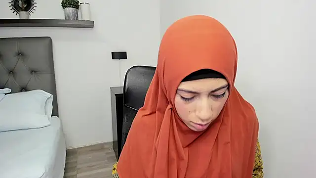 Snapshot of chaymae_nah_ chatting on 12.24.24 chaymae nah online show from 12.24.24